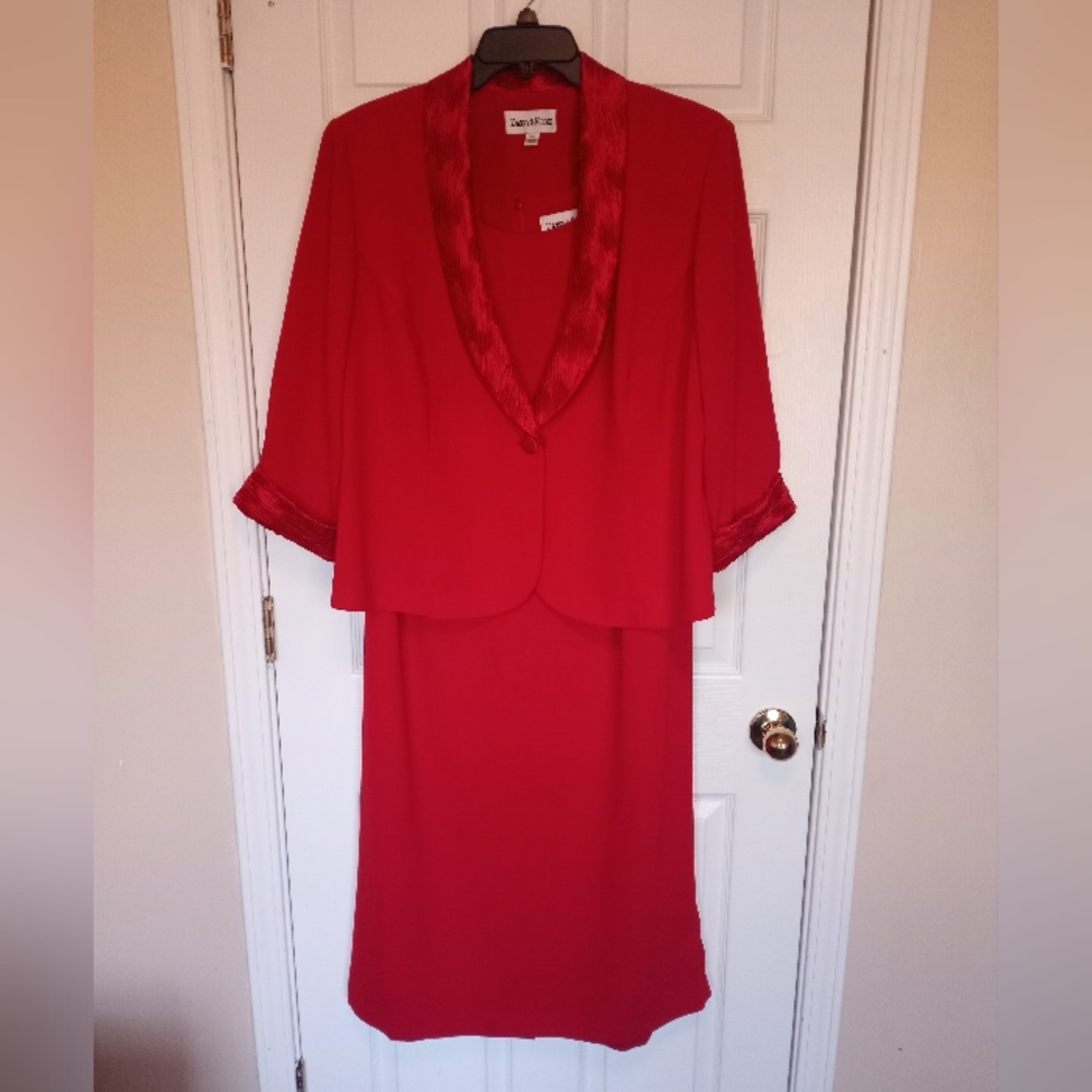Red Danny and Nicole Sleevess Dress with Jacket Shiny Collar and Cuffs  Size 18W